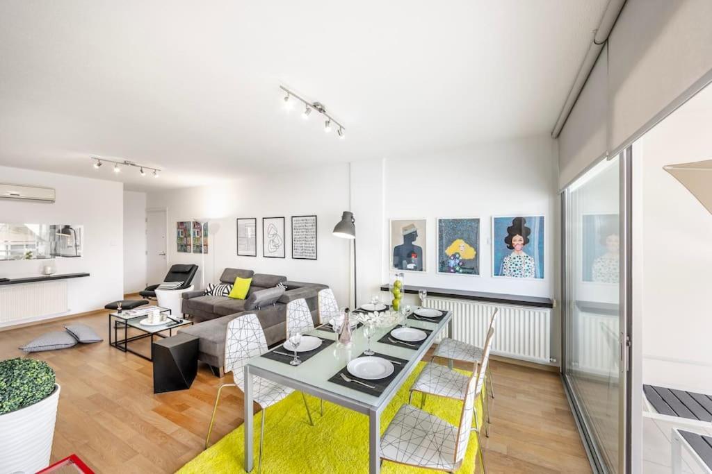 Апартаменти Luxurious Bright & Stylish 2Br With Office In Нікосія Екстер'єр фото