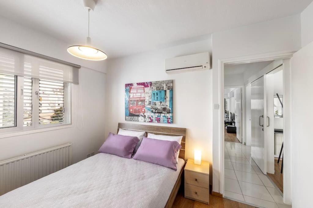 Апартаменти Luxurious Bright & Stylish 2Br With Office In Нікосія Екстер'єр фото