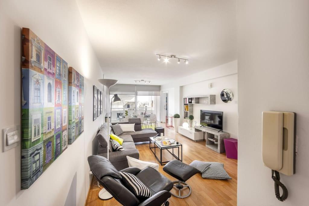 Апартаменти Luxurious Bright & Stylish 2Br With Office In Нікосія Екстер'єр фото